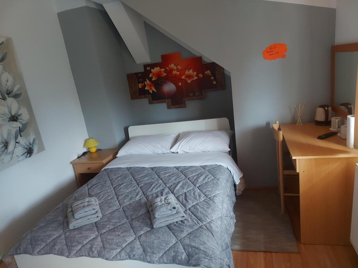 Guest House Neno Огулин Екстериор снимка