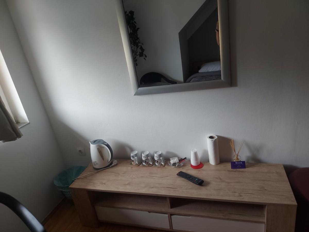 Guest House Neno Огулин Екстериор снимка