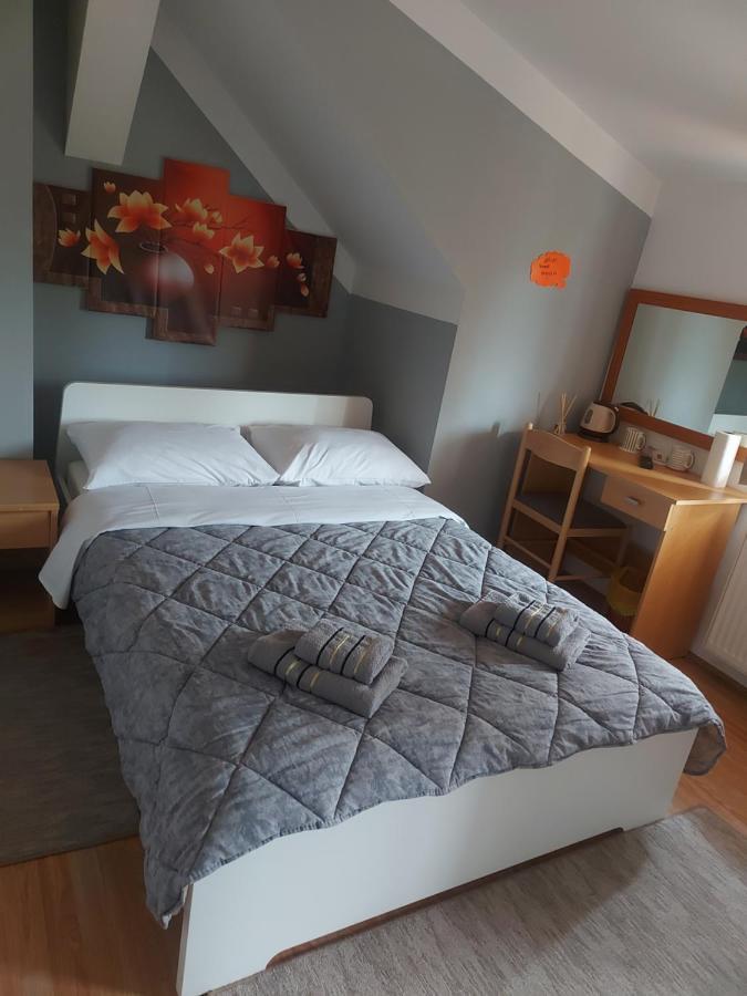 Guest House Neno Огулин Екстериор снимка