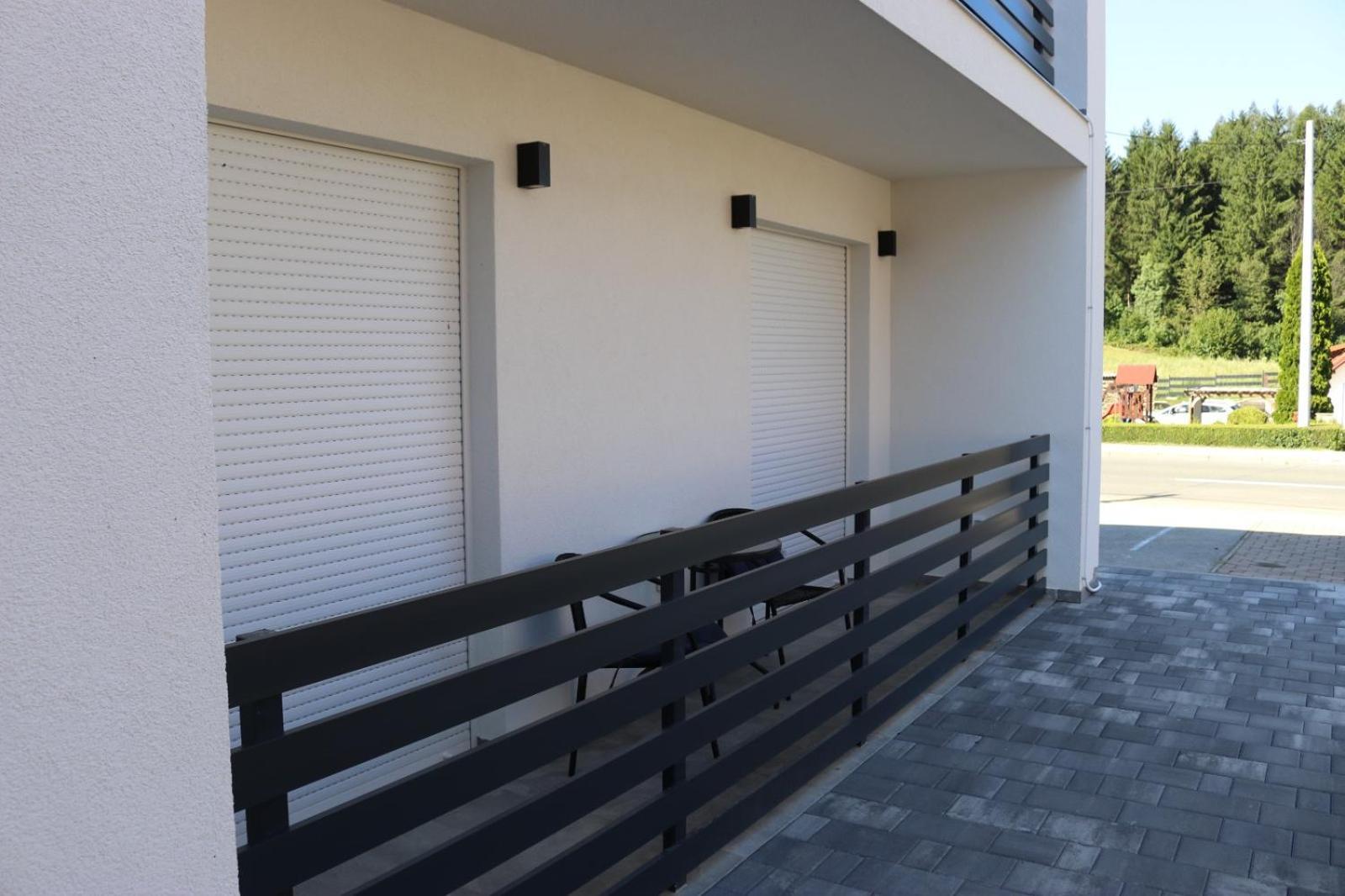 Guest House Neno Огулин Екстериор снимка