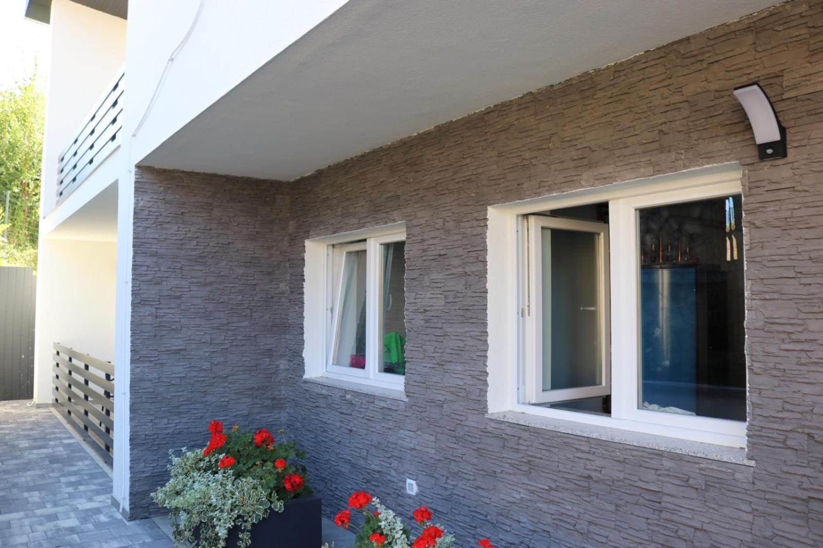 Guest House Neno Огулин Екстериор снимка