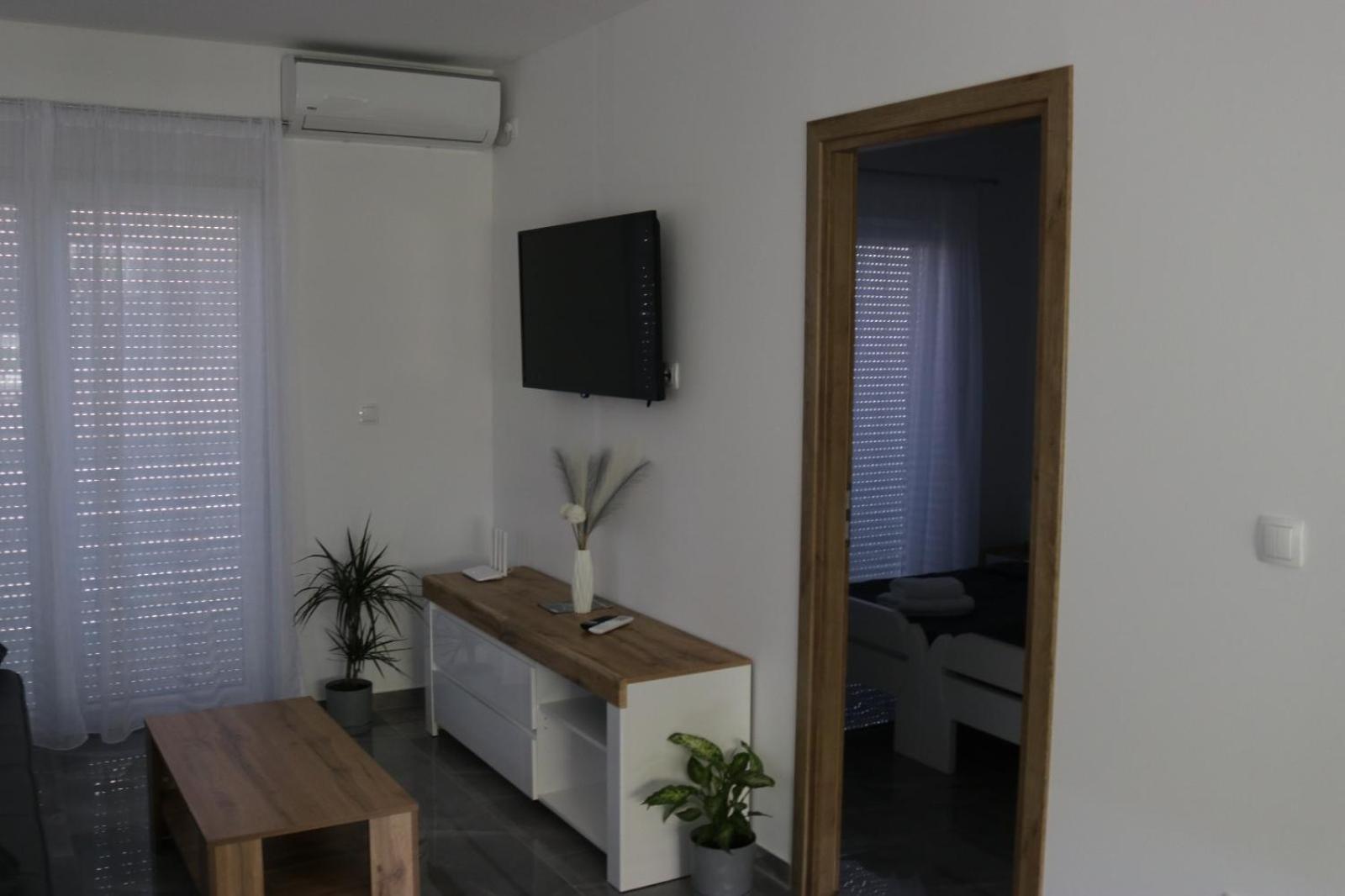 Guest House Neno Огулин Екстериор снимка