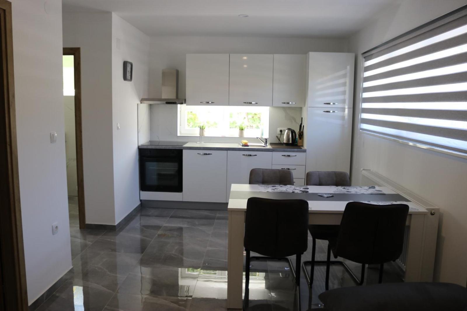 Guest House Neno Огулин Екстериор снимка