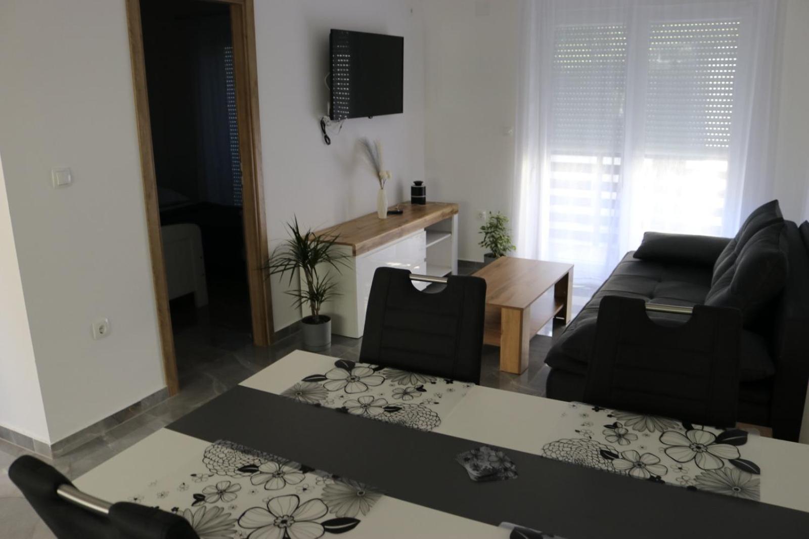 Guest House Neno Огулин Екстериор снимка