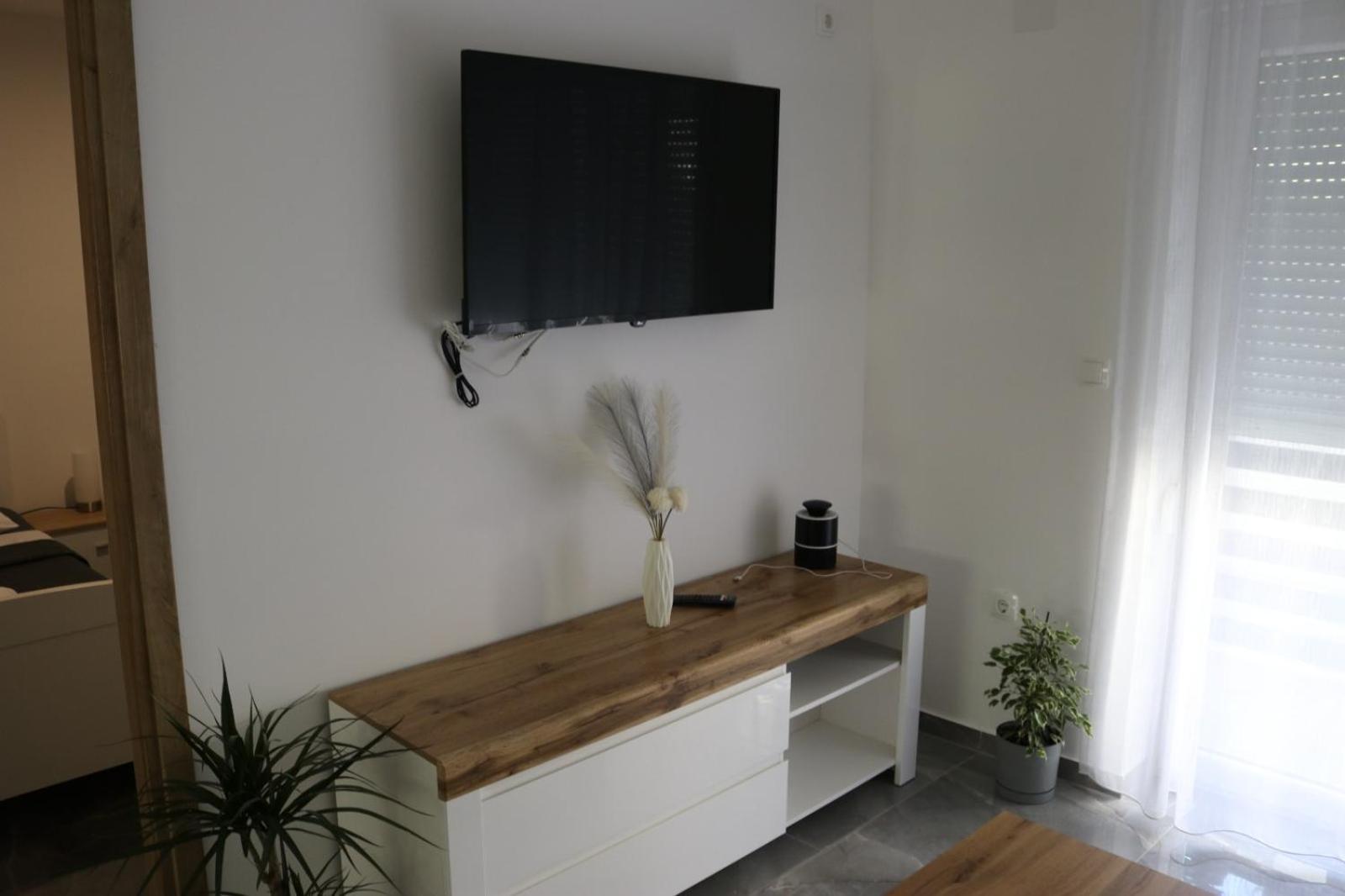 Guest House Neno Огулин Екстериор снимка