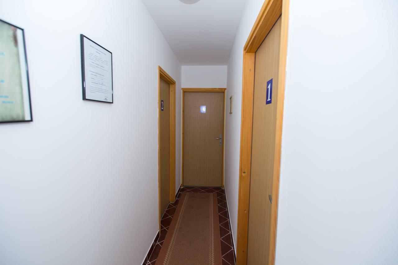 Guest House Neno Огулин Екстериор снимка